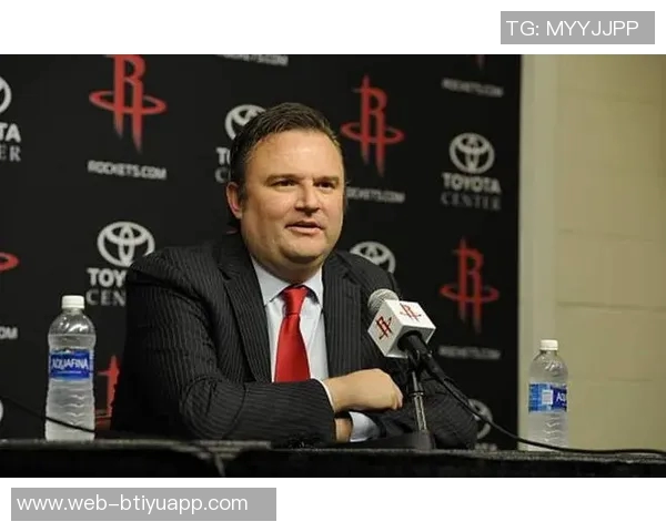 篮网中国官方拉拉队Brooklyn8签约中国经理人杨舒越引发热议